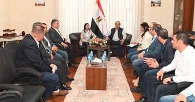 وزير قطاع الأعمال:المشروع القومى يستهدف استعادة الريادة العالمية فى صناعة الغزل