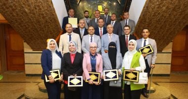 محافظ كفر الشيخ يكرم المتميزين بالقطاع الصحى تقديرًا لجهودهم