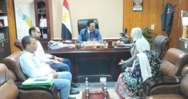وكيل صحة سوهاج يلتقى مسئول ترصد ومكافحة أمراض التهاب الجهاز العصبى