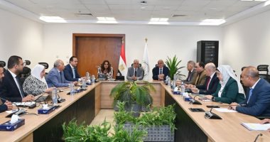 وزير الرى: مواجهة أى تعديات على مجرى النهر لتأثيرها السلبى على تصرفات المياه