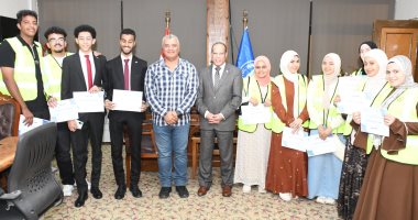 جامعة قناة السويس تُكرم فريق المتطوعين بمركز خدمات الطلاب ذوى الإعاقة تقديرًا لجهودهم