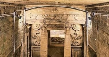 حكاية الكتاكومب بالإسكندرية كنز أثرى فى عروس البحر المتوسط.. أطلق عليه الاسم منذ العصر الروماني.. وحمار سبب اكتشافها فى منطقة كرموز عام 1892م.. وخبير : كنز أثرى كبير يتردد عليه السائحون يوميا.. صور