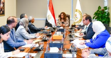 وزيرة البيئة تلتقى ممثلى الجهات المنظمة لاحتفالية افتتاح المتحف المصرى