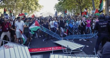 احتجاجات مؤيدة لفلسطين تُربك "الفويلتا" وتحوّل ختامه إلى مشهد استثنائي