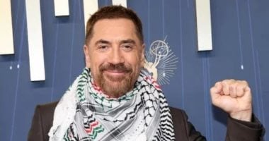 القضية الفلسطينية وحرب الإبادة على غزة تلقى بظلالها على حفل Emmy Awards في دورته الـ 77 ..خافيير بارديم يرتدي الشال الفلسطيني ويطالب بتطبيق عقوبات على إسرائيل وهانا إينبيندر تهتف فلسطين حرة