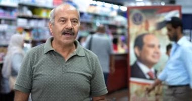 "كلنا واحد".. إقبال واسع على المبادرة قبل انطلاق الدراسة.. الداخلية تخفف الأعباء بمبادرة توفر المستلزمات والسلع بأسعار مخفضة.. المواطنون لـ"اليوم السابع": شكرا للرئيس السيسي.. وجدنا كل شيء هنا فى الشوادر.. صور