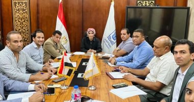 رئيس جامعة الأقصر تناقش استعدادات الجامعة الأهلية للعام الجامعى الجديد