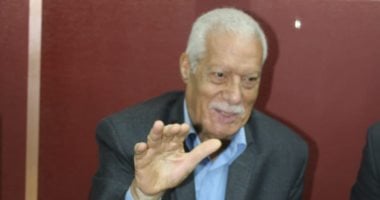أحمد سويلم: الشعر يعتمد على الموسيقى والعرب يغنون من المهد إلى اللحد