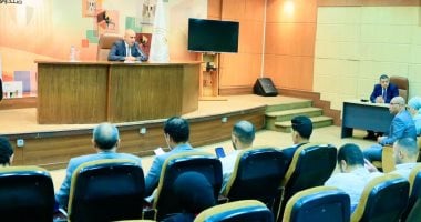 وزير التربية والتعليم والتعليم الفنى محمد عبد اللطيف