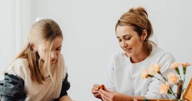 5 خطوات بسيطة تساعد الأمهات على إدارة التوتر قبل عودة المدارس