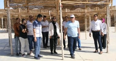 محافظ الوادى الجديد يتابع أعمال رفع كفاءة مجمعات سكنية و"أرض المعارض"