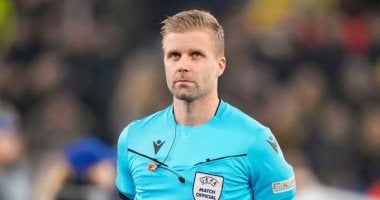 السويدي جلين نيبيرج حكما لقمة نيوكاسل وبرشلونة فى دوري أبطال أوروبا