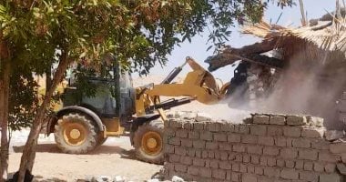 ضبط معدات وإزالة تعديات فى حملة لنائب محافظ أسوان فى إدفو