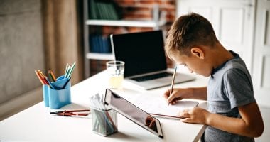 اخبار نيوز : 
                                            7 عيوب للتعليم المنزلى.. مهم تعرفها قبل ما تاخد قرارك
                                        