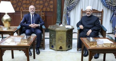 الإمام الأكبر يؤكد لسفير اليونان استعداده افتتاح مركز لتعليم اللغة العربية