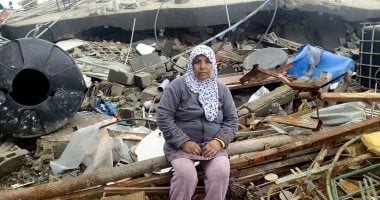 الفلسطينى رشيد مشهراوى يكشف عن صورة نادرة من زفاف عمه بعد قصف بيت عائلته