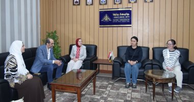 نائبة رئيس جامعة بنها تستقبل خبيرين صينيين للتدريس فى كلية الآداب
