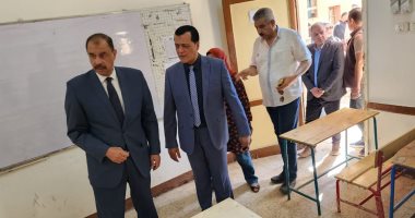 محافظ سوهاج يتفقد عددا من المدارس قبل انطلاق العام الدراسى الجديد.. صور