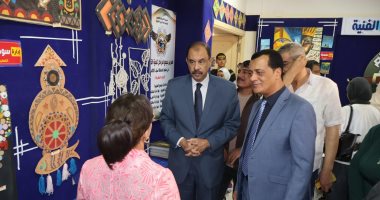 محافظ سوهاج يفتتح معرض الأنشطة الصيفية الدائمة بمدرسة طارق بن زياد