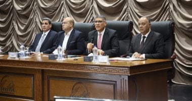محافظ الجيزة يبحث مع مستثمرى المناطق الصناعية مبادرات بنكية لدعم وتمويل المصانع