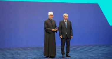 رئيس كازاخستان يمنح المفتى وسام الشرف تقديرا لجهوده فى تعزيز الحوار بين الأديان