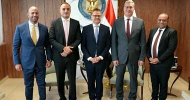 اخبار نيوز : 
                                            وزير البترول يبحث مع 