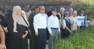 محافظ كفرالشيخ يتفقد تجربة زراعة الأرز "الجاف" بمدرسة الأرز الحقلية بأبو شعلان
