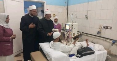 قافلة وعظ الشرقية تزور مرضى مستشفى بلبيس وتهديهم نسخا من المصحف