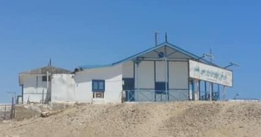 شاهد على تاريخ استخراج الذهب بجنوب البحر الأحمر.. «الدقاق» أقدم مصانع استخلاص المعدن النفيس بمرسى علم.. يقترب من 100 عام.. أنشأه الإنجليز ومازال محتفظا بأركانه.. و«البنقلو» استراحة استقبلت الملك فؤاد.. صور