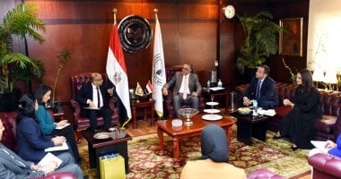 اخبار نيوز : 
                                            الهيئة العامة للاستثمار تستقبل سفير سريلانكا لبحث فرص التعاون الاستثمارى
                                        