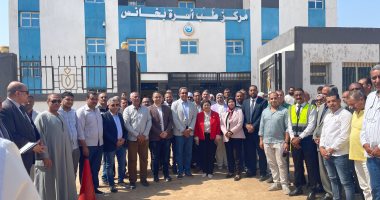 نائب وزير الصحة تتفقد وحدة طب الأسرة ومركز تنمية الأسرة بقرية بخانس بقنا