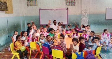 حفظة القرآن بالأقصر ينظمون ممرا شرفيا احتفالا بخريجى المدرسة القرآنية.. فيديو