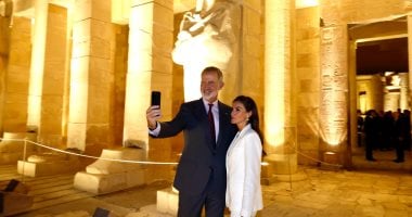 ملك وملكة إسبانيا يفتتحان إضاءة معبد حتشبسوت فى الأقصر.. صور