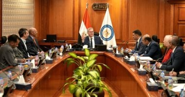 نيوز برو : 
                                            وزير البترول: إصلاحات غير مسبوقة لتهيئة بيئة جاذبة للاستثمار بقطاع التعدين
                                        