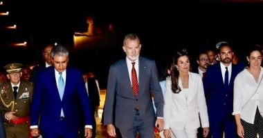 ملوك الفراعنة القدماء يستقبلون ملك إسبانيا والملكة ليتيزيا فى زيارة تاريخية للأقصر.. المحافظ وقيادات السياحة والآثار استقبلوا الزيارة الملكية بمطار الأقصر.. واصطحبوا فيليبى وزوجته لعشاء مميز فى قلب "حتشبسوت"