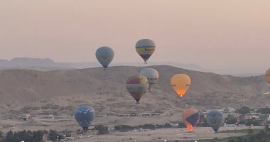 الأقصر تشهد تحليق 40 رحلة بالون طائر تقل 850 سائح من حول العالم.. صور