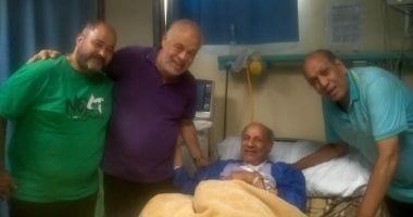 اخبار نيوز : 
                                            أشرف زكي يزور الفنان عيد أبو الحمد بعد تعرضه لأزمة قلبية
                                        