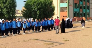 محافظ أسوان يتابع انطلاق العام الدراسى الجديد داخل عدد من المدارس