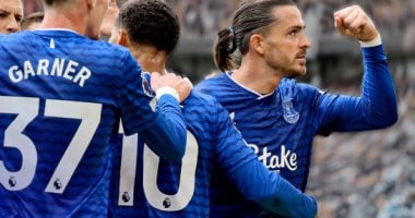 اخبار نيوز : 
                                            ليفربول ضد إيفرتون..التوفيز يقلص الفارق إلى 2-1 ويشعل الديرب 
