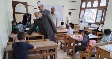 رئيس منطقة سوهاج الأزهرية يتفقد اختبارات الطلاب المحولين للمعاهد النموذجية