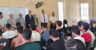 رئيس جامعة دمنهور ونائبه يستقبلان الطلاب الجدد والقدامى بكليات قطاع النوبارية