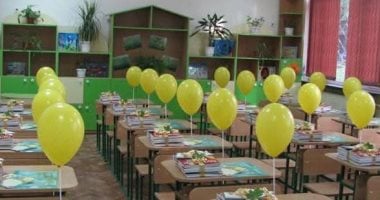 الفصول تتزين بالبلالين والكتب لاستقبال الطلاب غدا فى أول أيام الدراسة.. صور