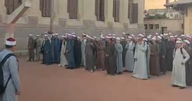 رئيس منطقة أسيوط الأزهرية يوجه بالالتزام بالزى المدرسى.. فيديو 