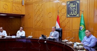 محافظ الإسماعيلية يتابع ملفى التقنين والتصالح بالمحافظة
