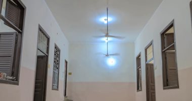 أنشأت عام 1936 وكانت مقرا للعمودية.. أهالي قرية بقنا يجددون مدرسة بالجهود الذاتية