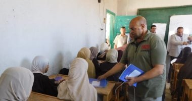 تسليم الكتب المدرسية للطلاب فى أول يوم دراسة.. مباشر من المعاهد الأزهرية بسوهاج
