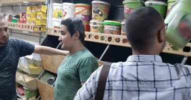 تحرير 660 محضر وجنحة تموينية فى حملات على الأسواق والمخابز بسوهاج