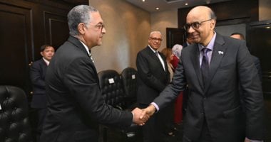 نيوز برو : 
                                            وزير الاستثمار والتجارة الخارجية يلتقي رئيس جمهورية سنغافورة على هامش منتدى الأعمال المصري–السنغافوري
                                        