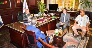 محافظ الأقصر يبحث مع العامة للاستعلامات دعم القضايا الوطنية والترويج السياحى