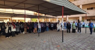 الطلبة رجعوا المدارس.. شاهد طابور الصباح بأول يوم دراسة بالأقصر.. فيديو وصور